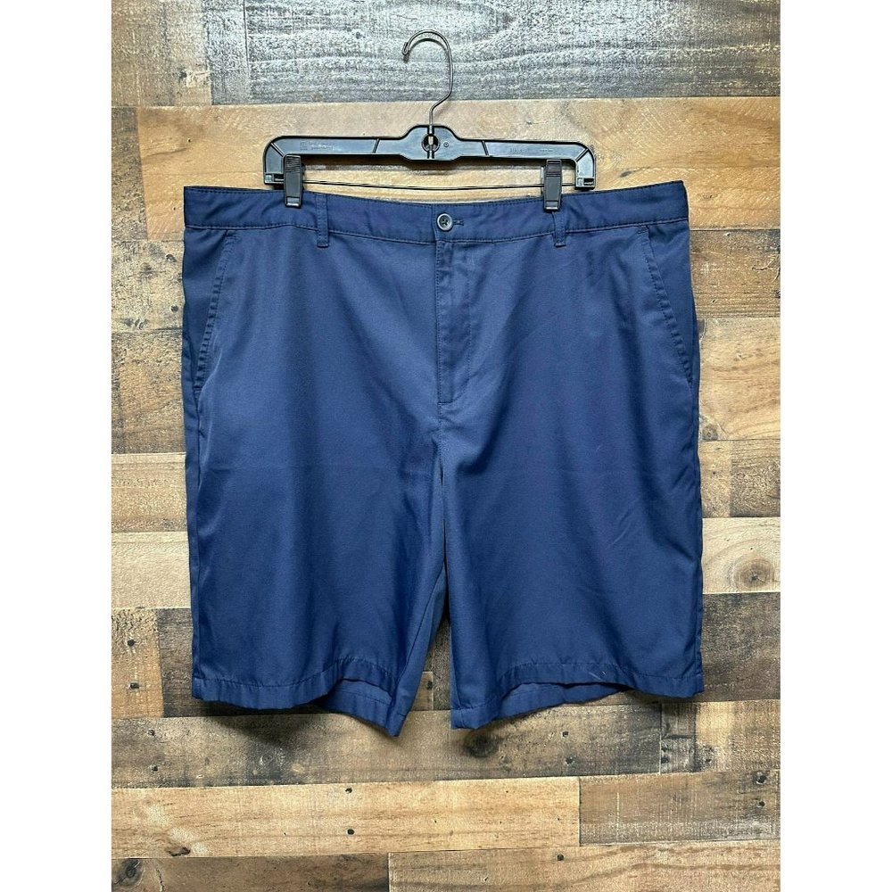 IZOD‎ Golf Men's Shorts Size 42